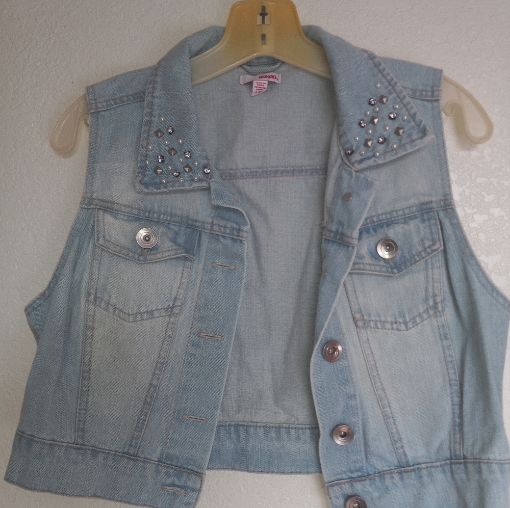 Bongo jean vest with Stud trims size large adjustable back perfect. Denim blue